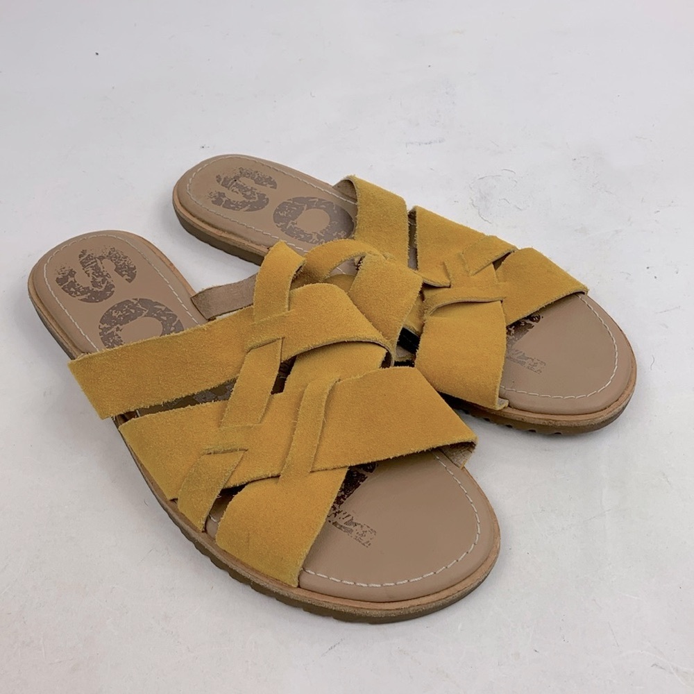 Sorel Leather Suede Sandals Gold Yellow Criss cross straps Slip on Open toe
